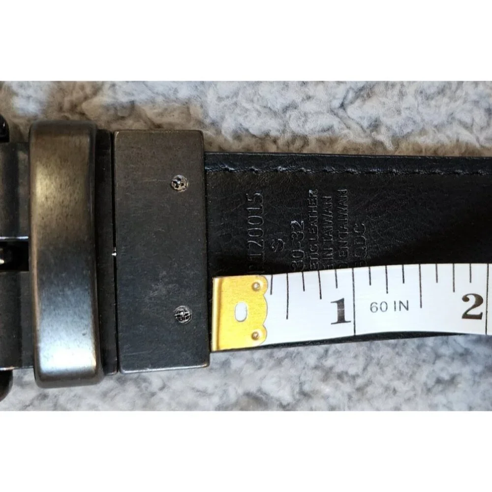 Levi's‎ Reversible Brown & Black Synthetic Leather Belt Size Small 30 - 32